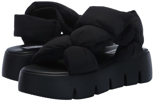 Minimalist Black Steve Madden Xandra Sandal