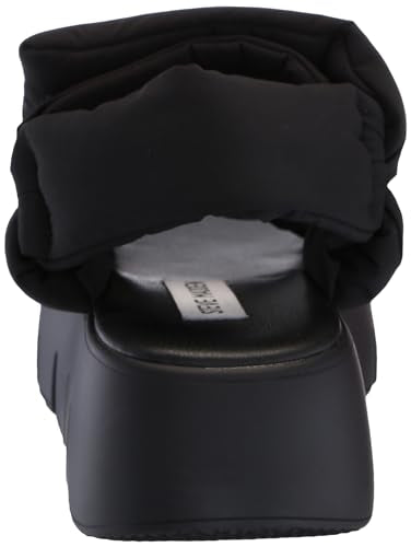 Minimalist Black Steve Madden Xandra Sandal