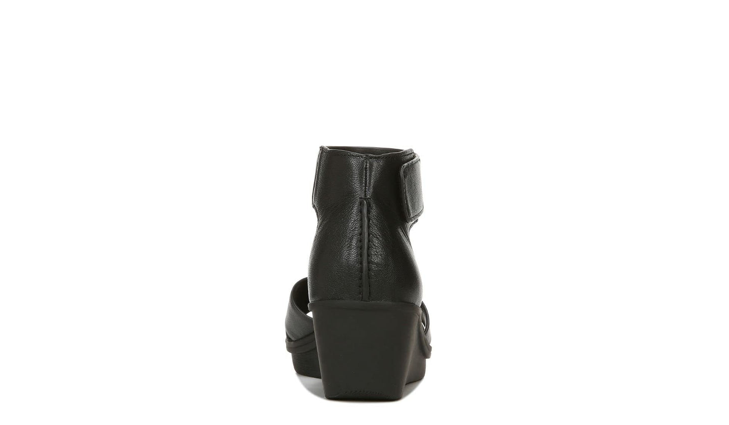 Minimalist Black Naturalizer Women's Riviera Sandal, Leather, 8.5 Wide