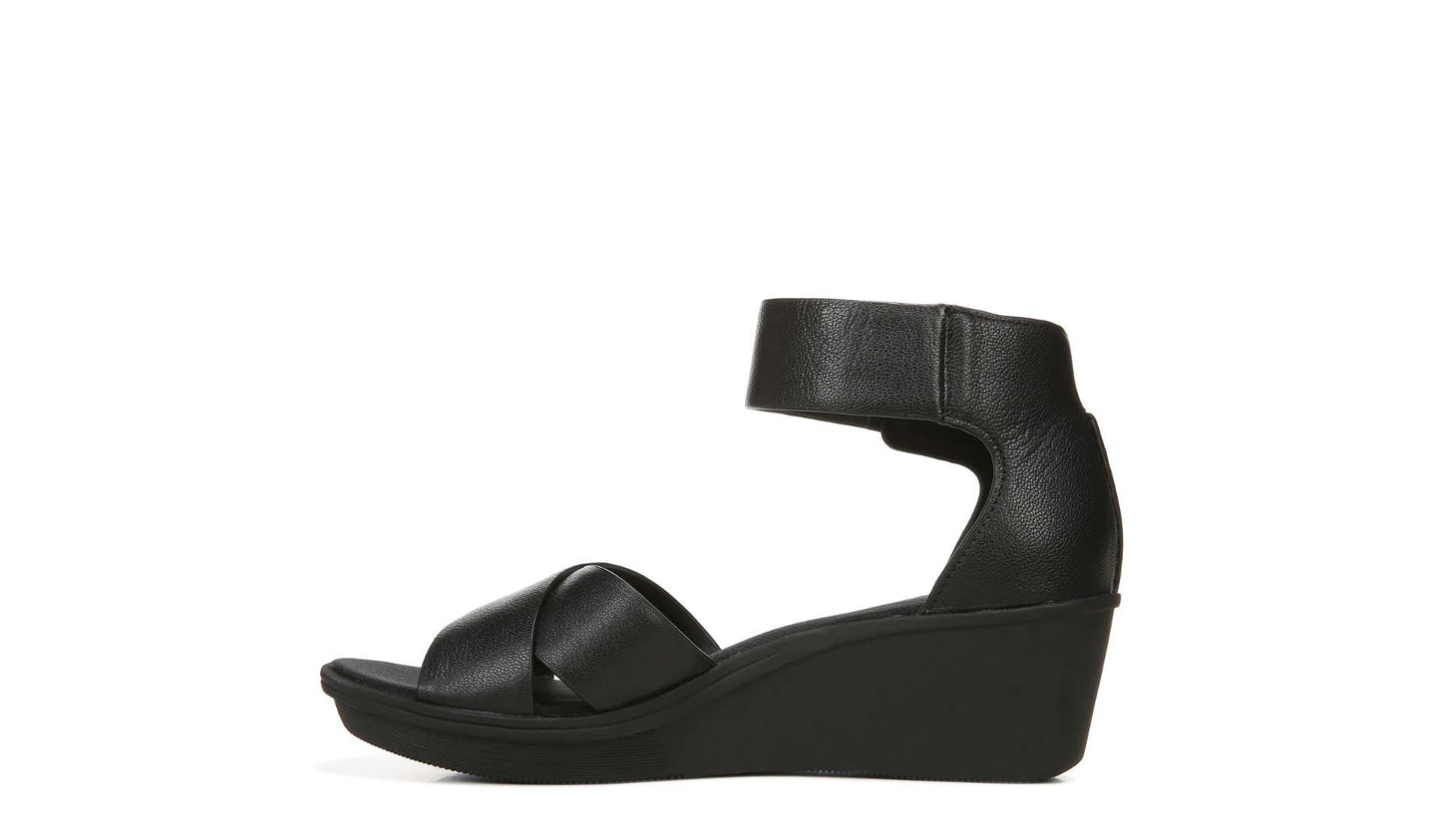 Minimalist Black Naturalizer Women's Riviera Sandal, Leather, 8.5 Wide
