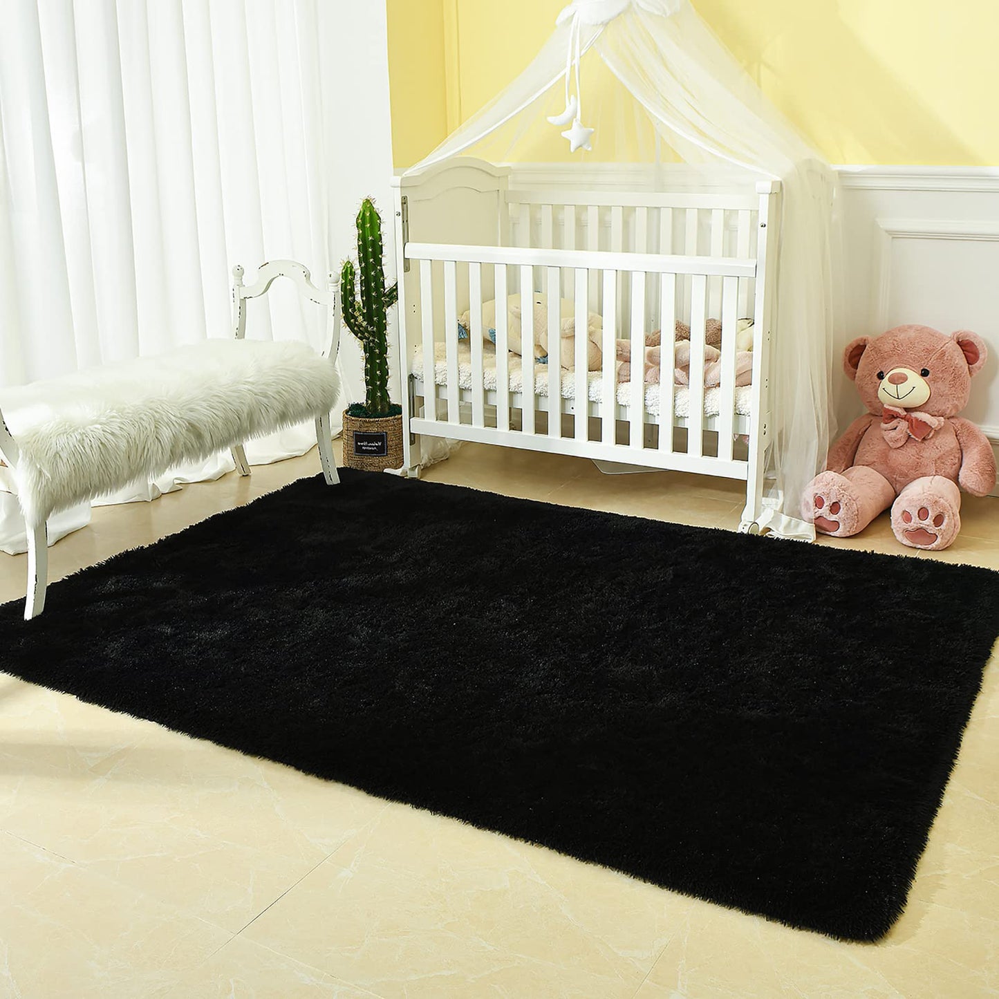 Minimalist Black Plush 4'x6' Indoor Rug