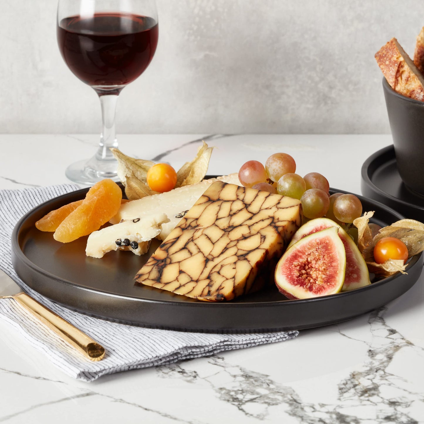 Minimalist Black Dinnerware Set, Service for 4