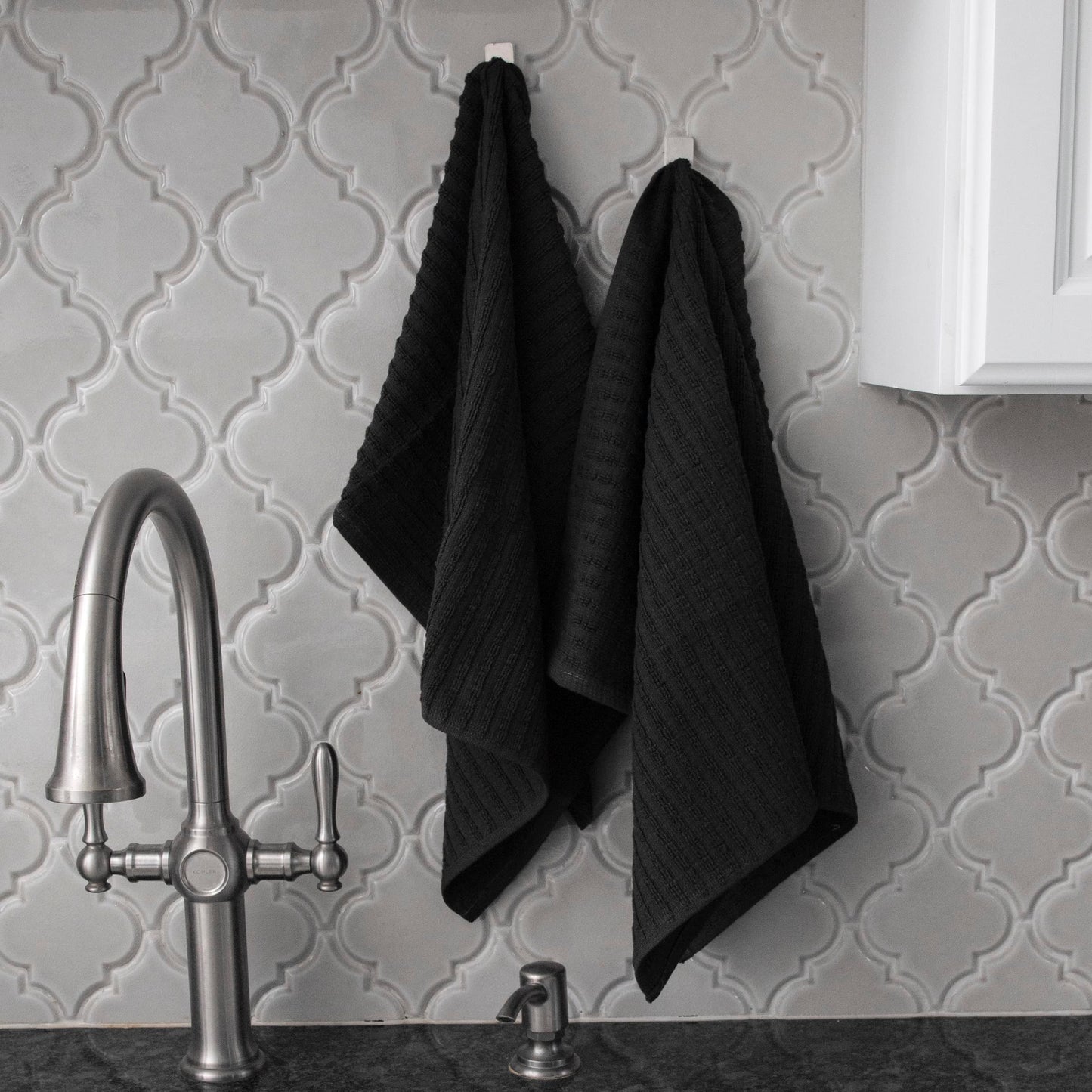 Minimalist Black Ritz Royale Collection: 2-Piece Kitchen Towel Set